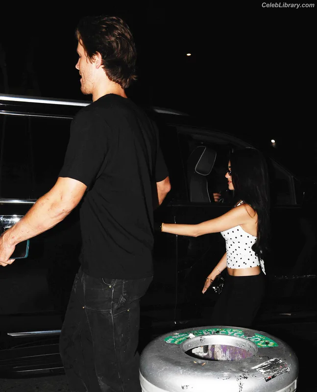 Madison Beer photo 13 of 3479
