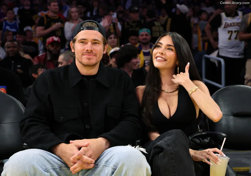 Madison Beer photo 2 of 3479