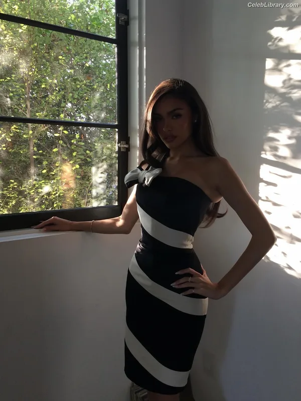 Madison Beer photo 19 of 3479