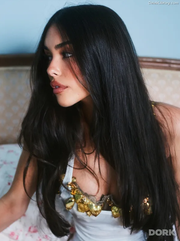 Madison Beer photo 10 of 3479