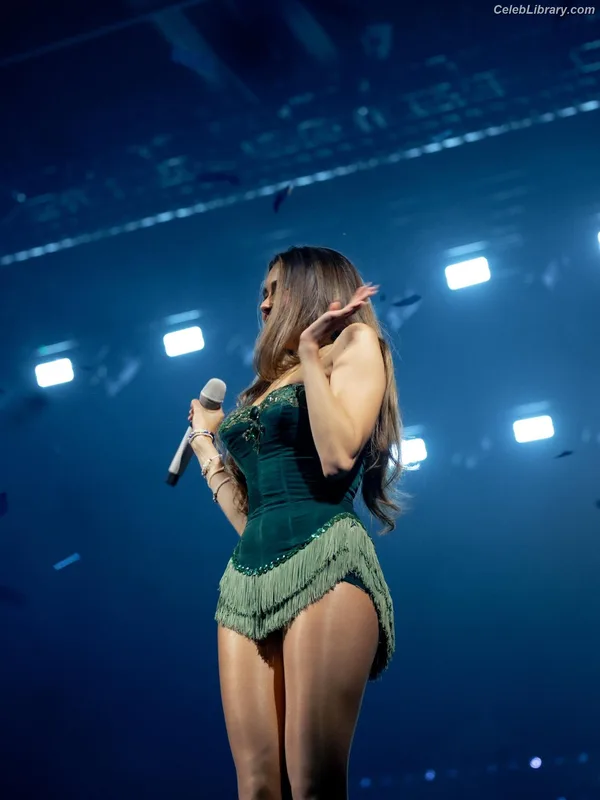Madison Beer photo 9 of 3479