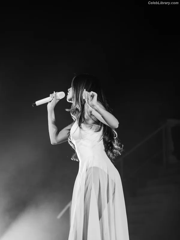 Madison Beer photo 10 of 3479