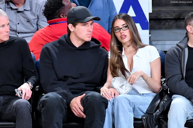 Madison Beer photo 3 of 3479