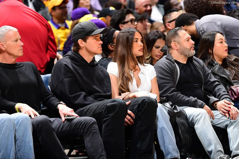 Madison Beer photo 5 of 3479