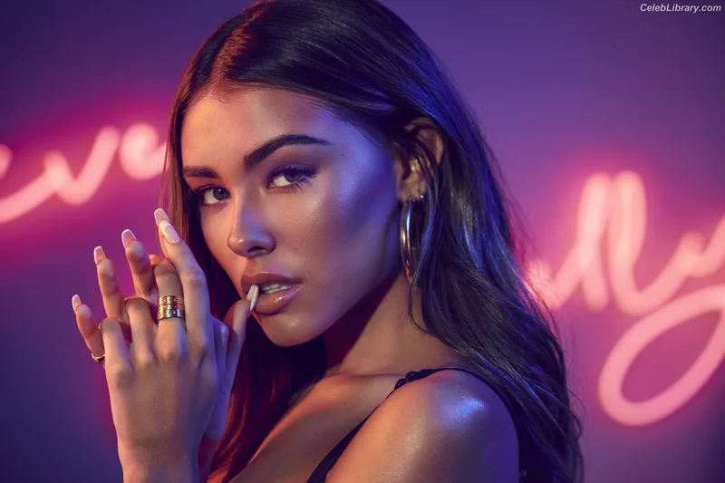 Madison Beer photo 4 of 3479