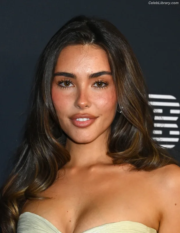 Madison Beer photo 21 of 3479