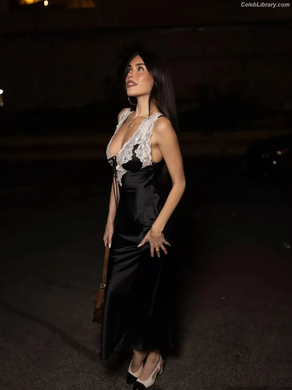 Madison Beer photo 2 of 3479