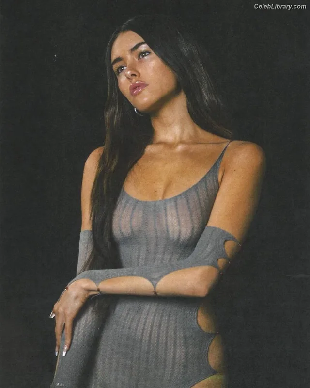 Madison Beer photo 16 of 3479
