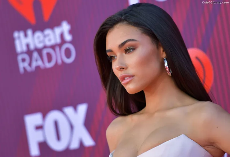 Madison Beer photo 23 of 3479