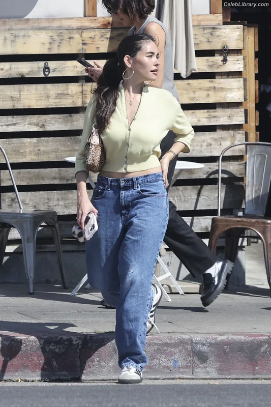 Madison Beer photo 1 of 3479
