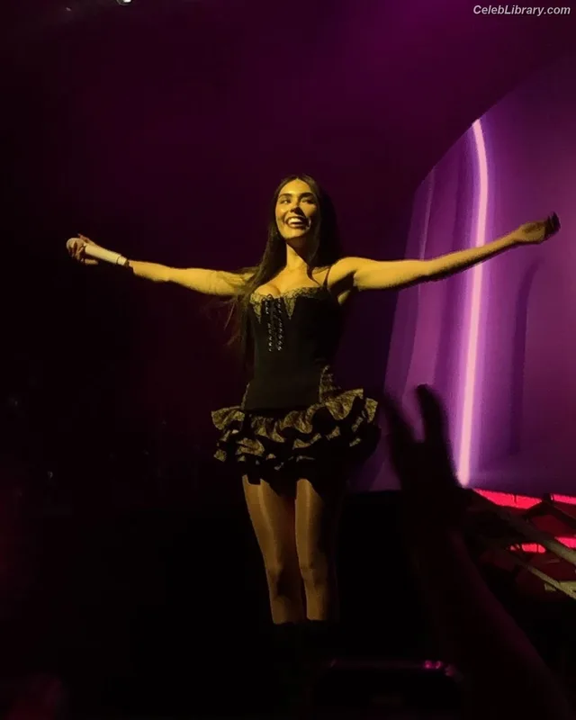 Madison Beer photo 24 of 3479