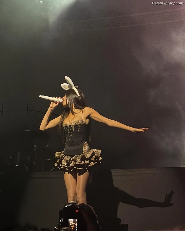 Madison Beer photo 10 of 3479