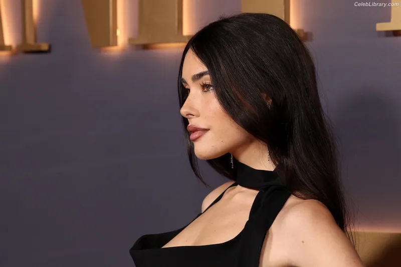 Madison Beer photo 21 of 3479