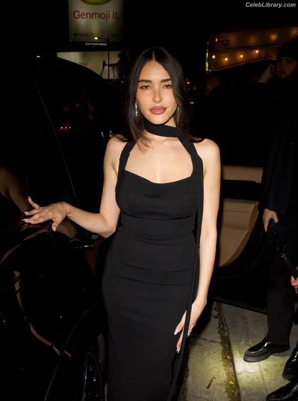Madison Beer photo 5 of 3479