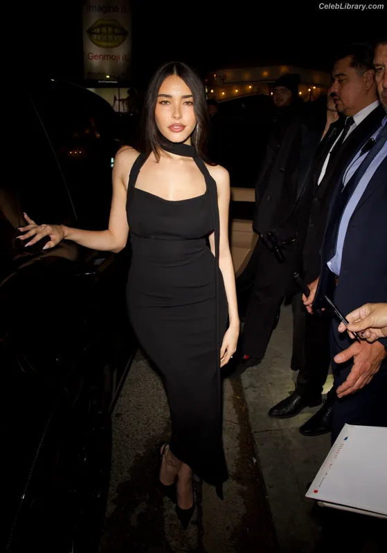 Madison Beer photo 6 of 3479