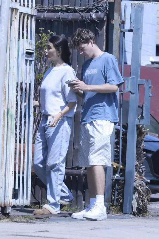 Madison Beer photo 14 of 3479