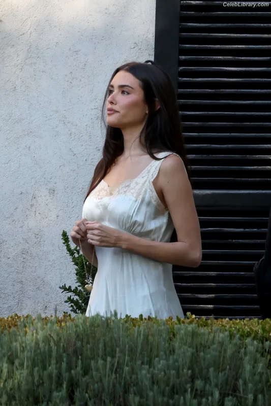 Madison Beer photo 24 of 3479