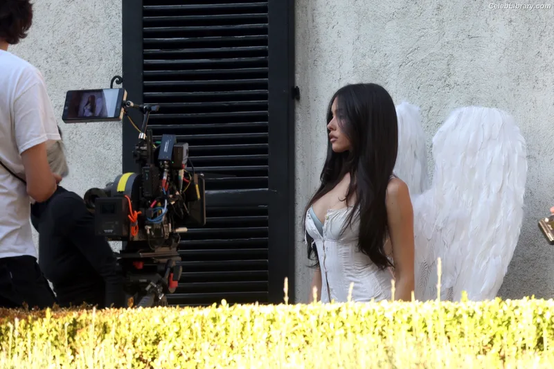 Madison Beer photo 11 of 3479