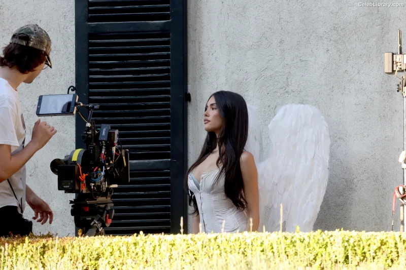 Madison Beer photo 13 of 3479