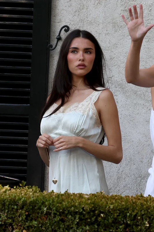 Madison Beer photo 16 of 3479