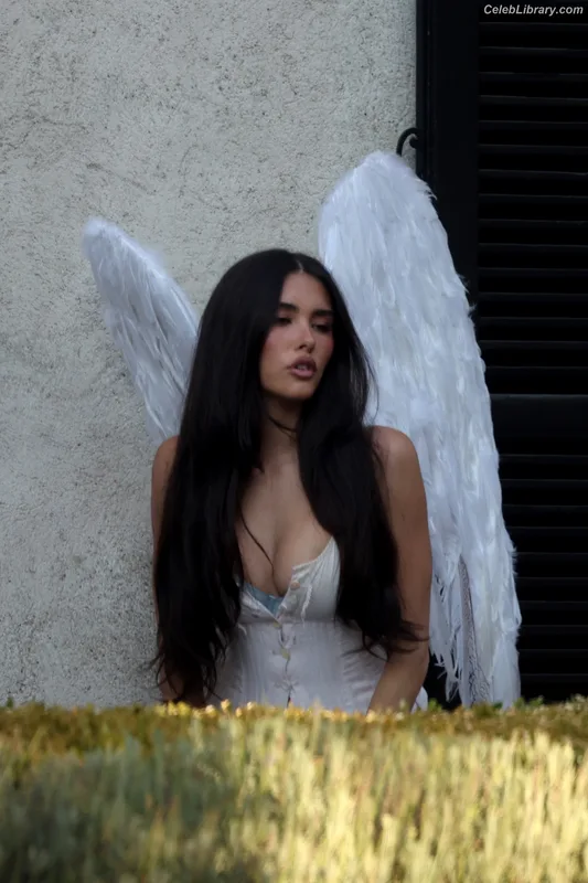 Madison Beer photo 18 of 3479