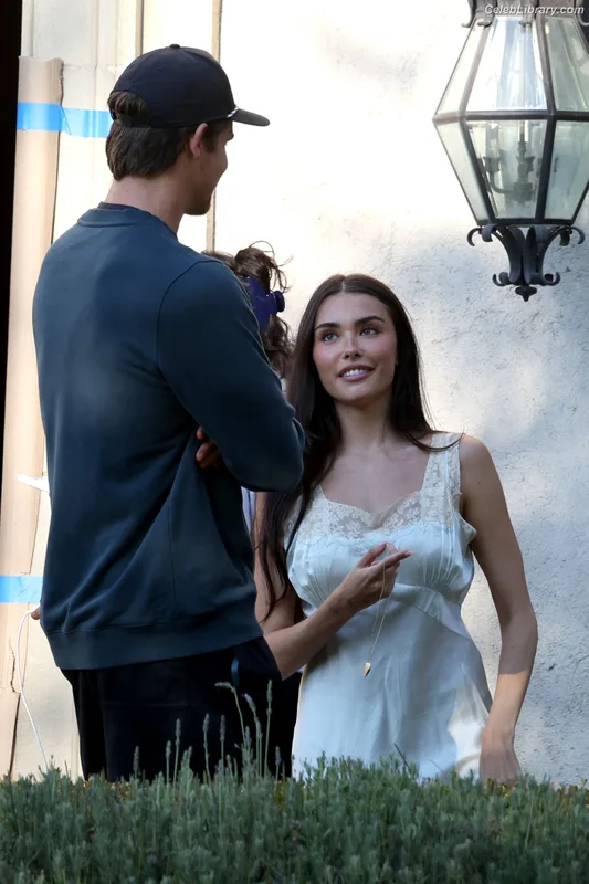 Madison Beer photo 2 of 3479