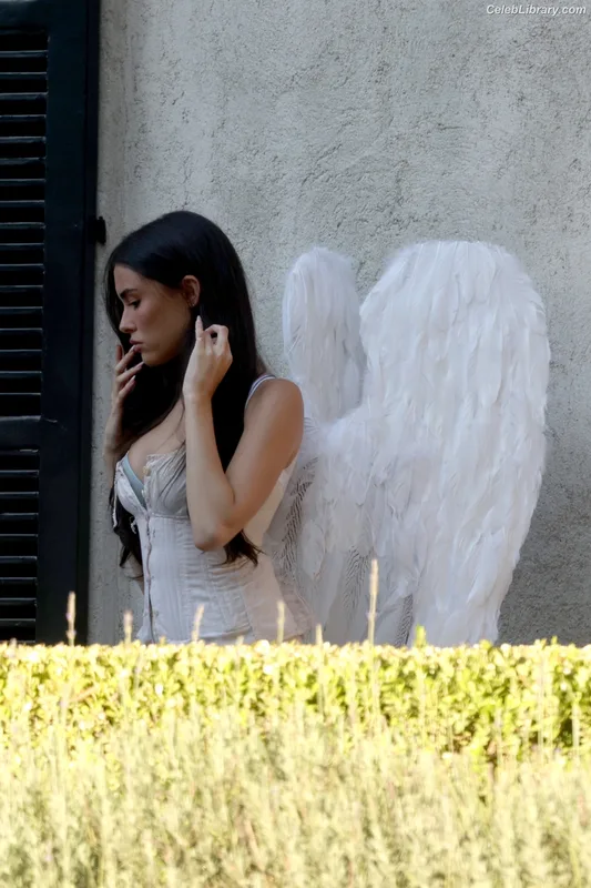 Madison Beer photo 3 of 3479