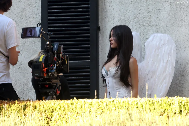 Madison Beer photo 4 of 3479