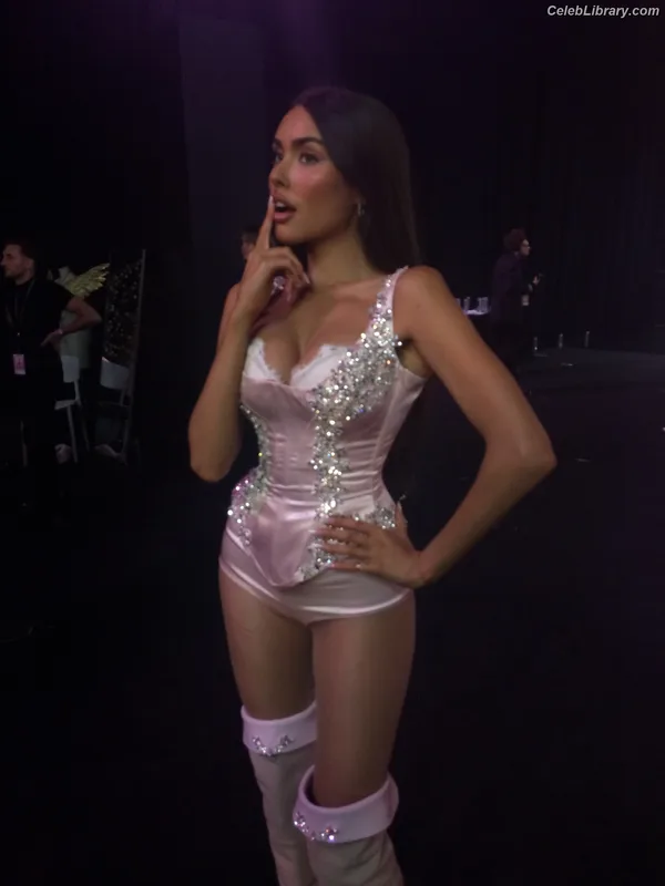 Madison Beer photo 14 of 3479
