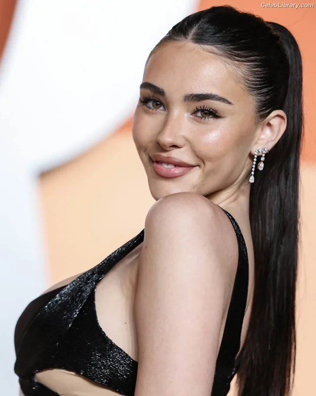Madison Beer photo 17 of 3479