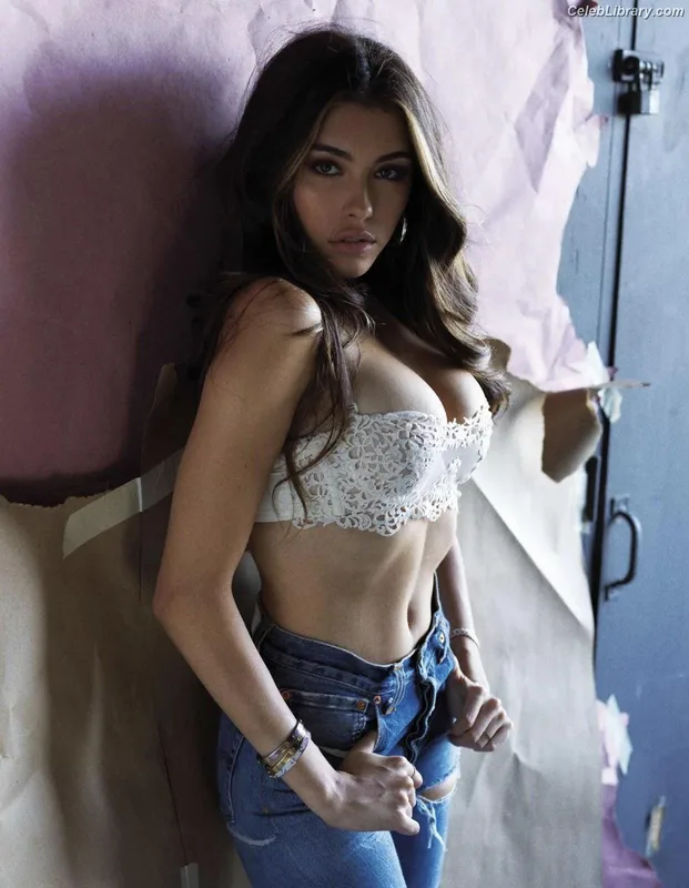 Madison Beer photo 23 of 3479