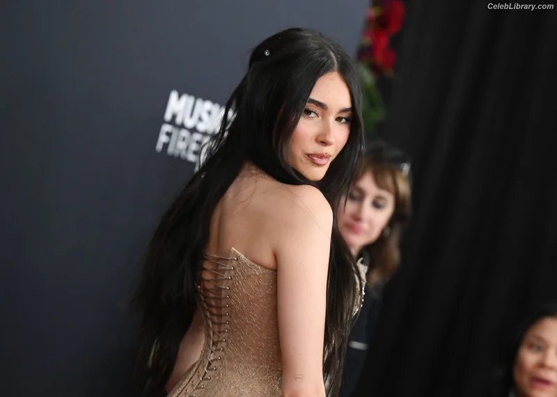 Madison Beer photo 19 of 3479