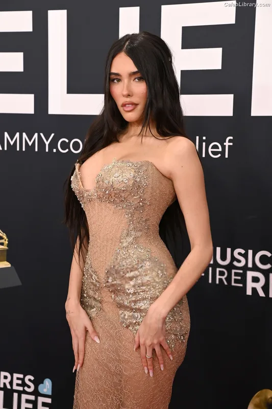 Madison Beer photo 14 of 3479