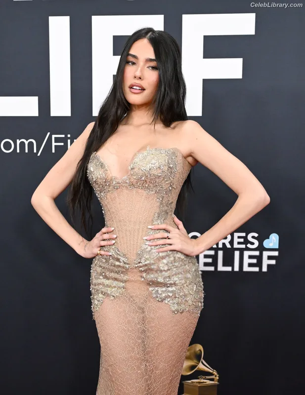 Madison Beer photo 18 of 3479