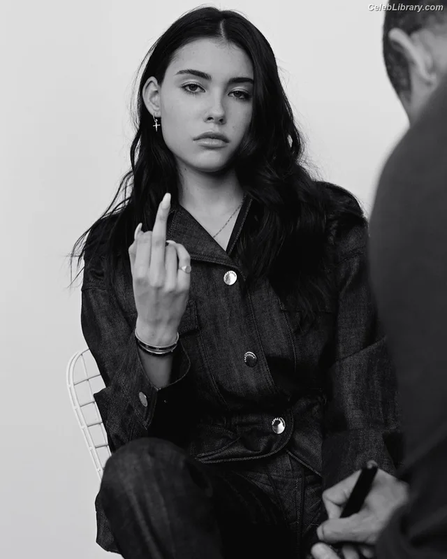 Madison Beer photo 3 of 3479
