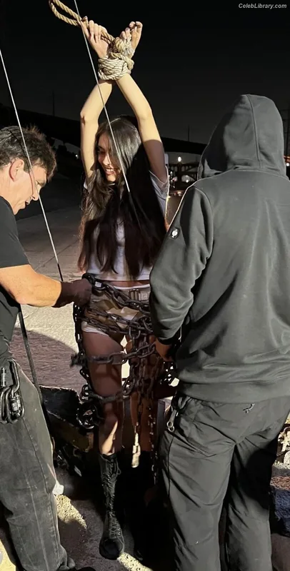 Madison Beer photo 11 of 3479