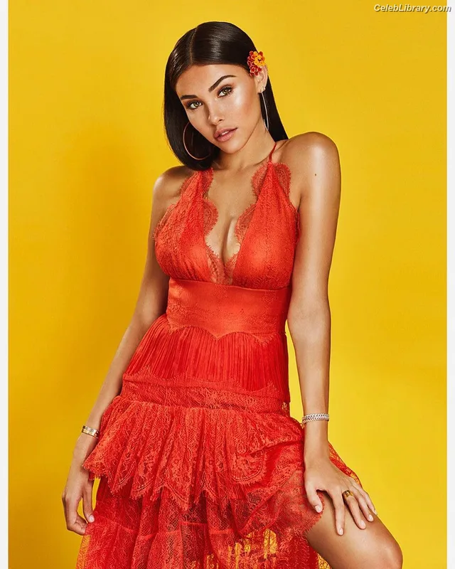 Madison Beer photo 12 of 3479