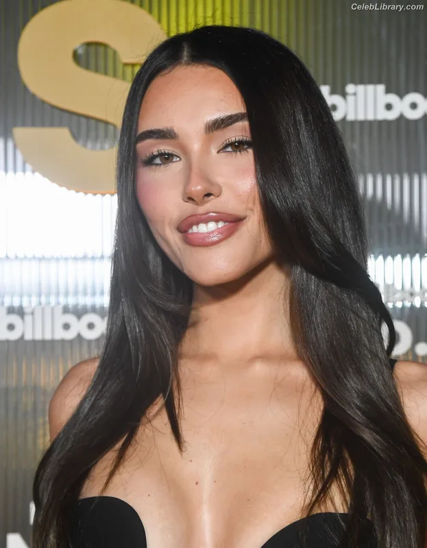 Madison Beer photo 18 of 3479