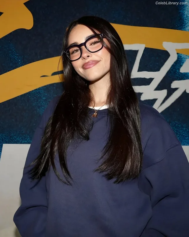 Madison Beer photo 1 of 3479