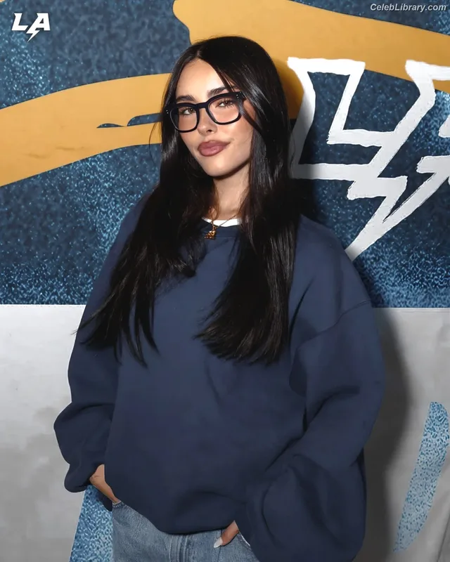 Madison Beer photo 2 of 3479
