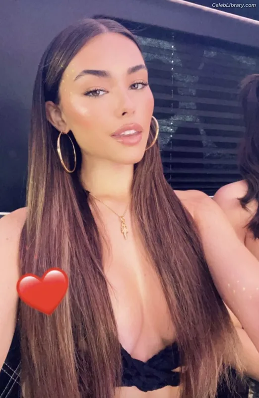 Madison Beer photo 19 of 3479