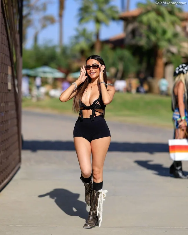 Madison Beer photo 22 of 3479
