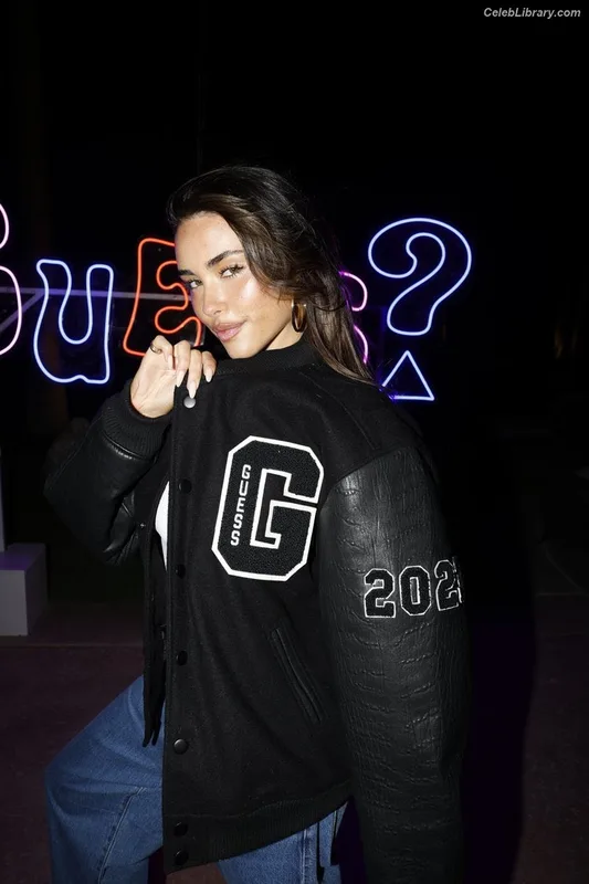 Madison Beer photo 2 of 3479
