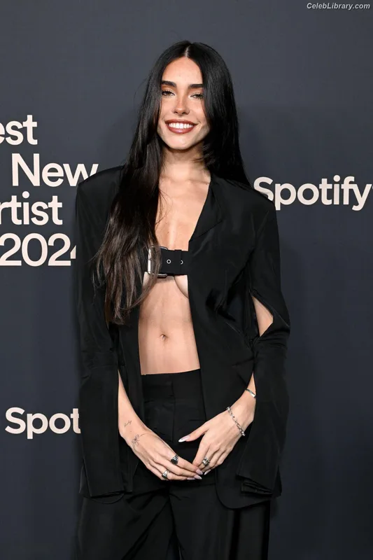 Madison Beer photo 14 of 3479