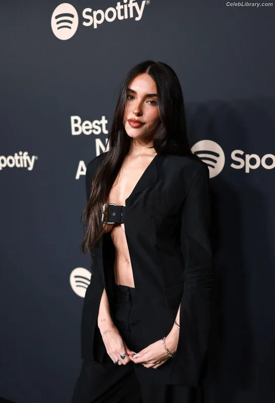 Madison Beer photo 18 of 3479