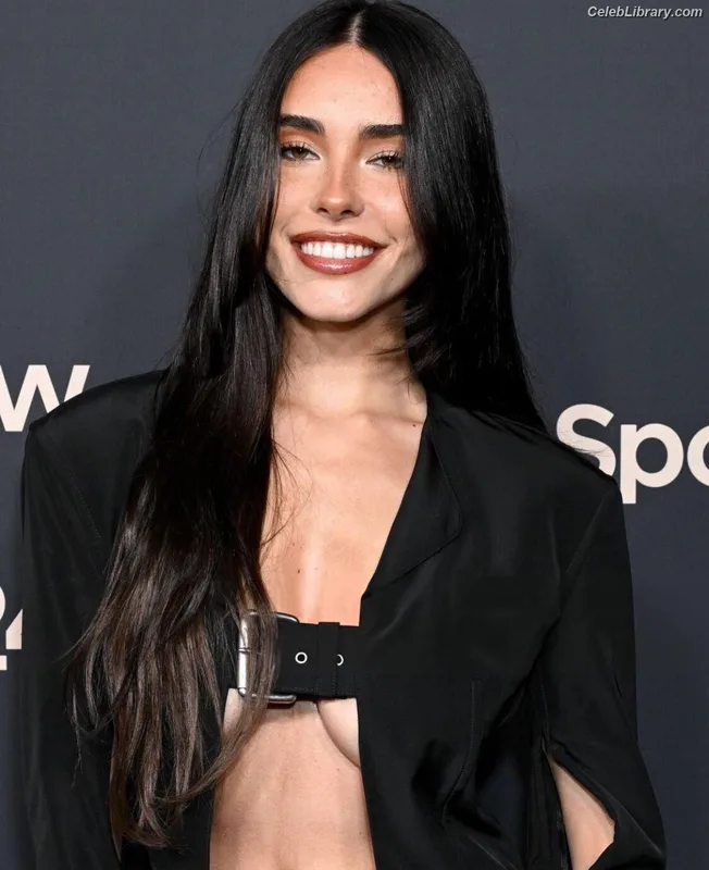 Madison Beer photo 20 of 3479