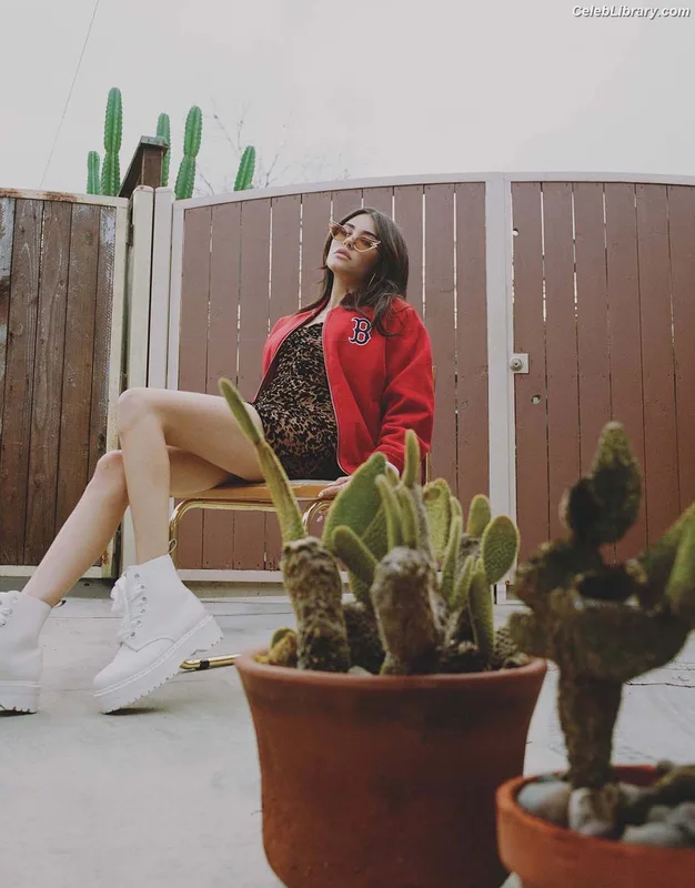 Madison Beer photo 8 of 3479