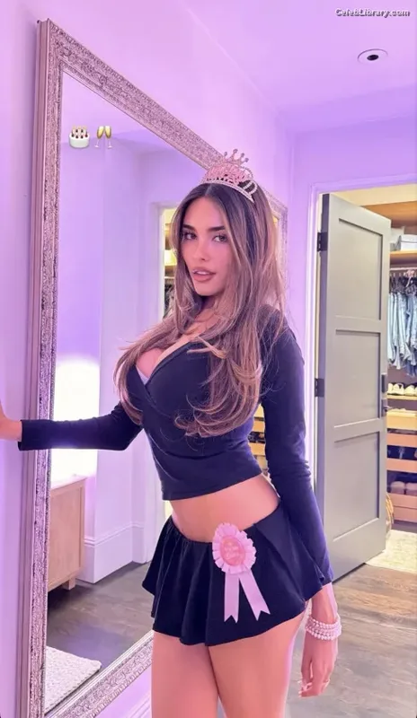 Madison Beer photo 9 of 3479