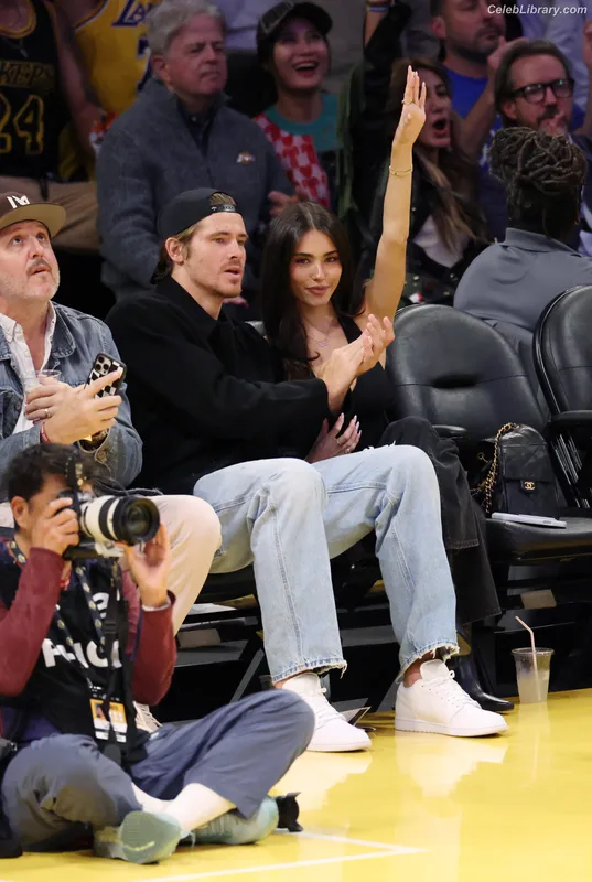 Madison Beer photo 18 of 3479