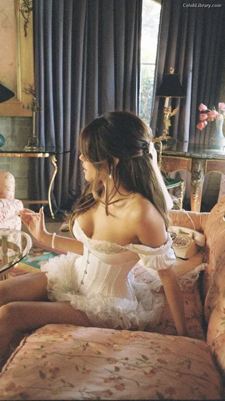 Madison Beer photo 7 of 3479